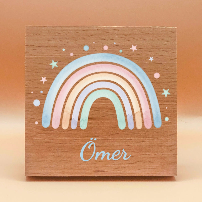 Pastel Gökkuşağı İsimli Pano – Erkek Bebek Ahşap Oda Dekoru, Kişiye Özel