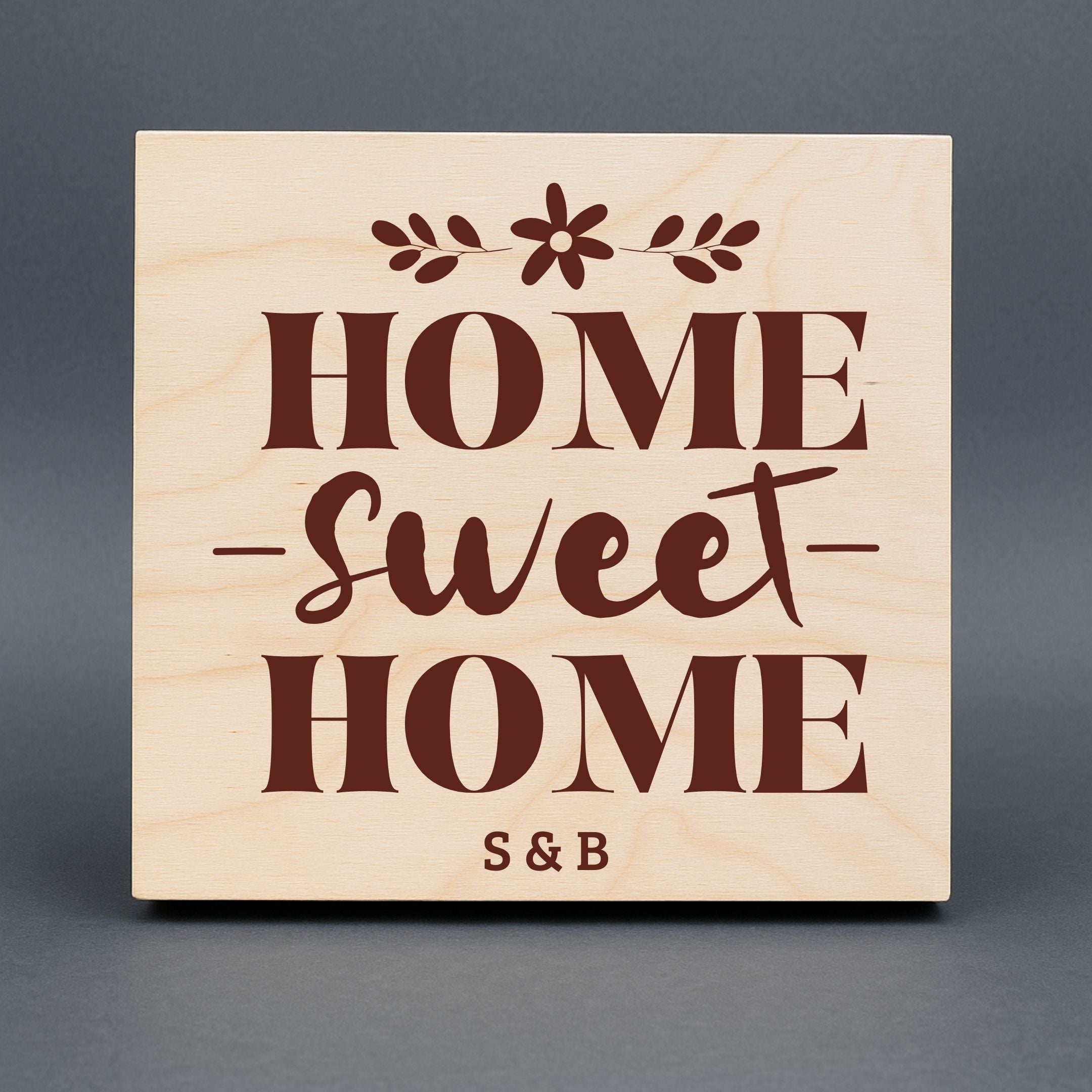 Home Sweet Home Ahşap Pano – Kişiye Özel Baş Harfli Yeni Ev Hediyesi