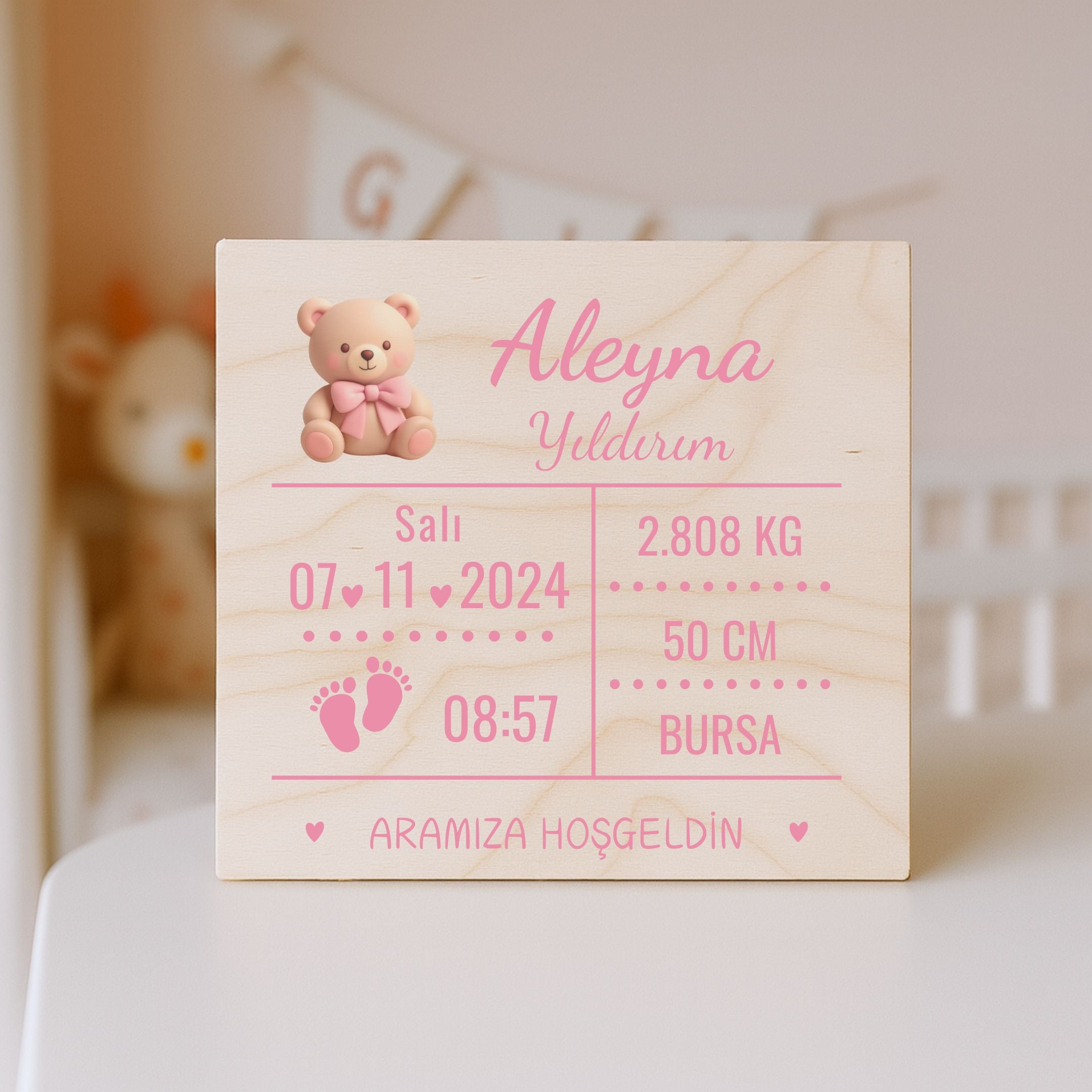 Kız Bebek Doğum Panosu – Doğal Ahşap, Kişiye Özel